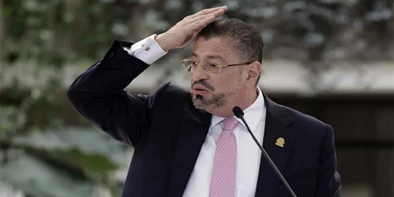 Noticias: Periodista Manuel Flores