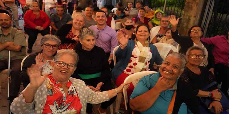 Noticias: Periodista Manuel Alejandro Flores Fernández