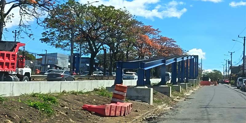 Noticias: Periodista Manuel Flores