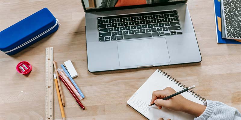 Noticias: Periodista Manuel Flores