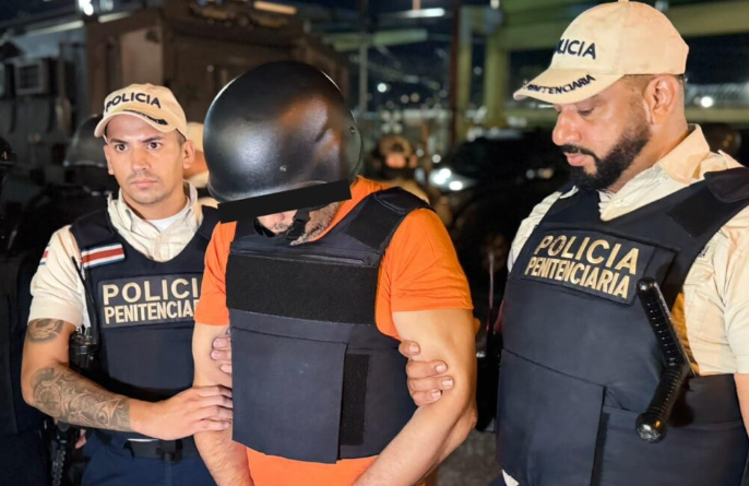 Noticias: Periodista Manuel Flores