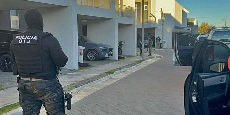 Noticias: Periodista Manuel Flores