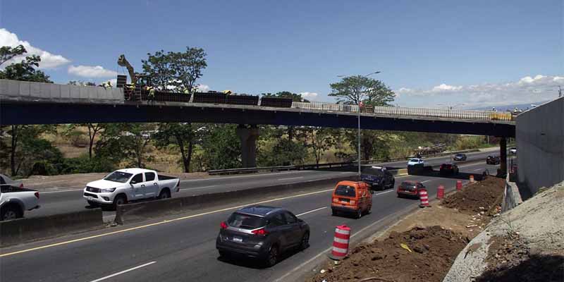 Noticias: Periodista Manuel Flores