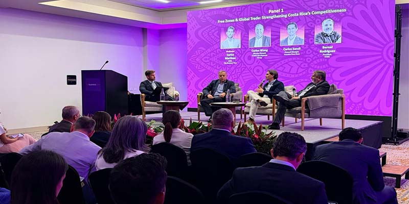 Negocios: Periodista Manuel Flores