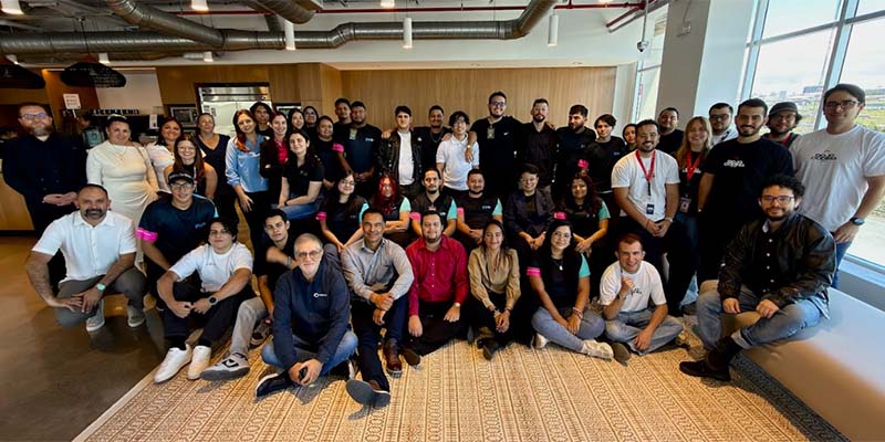 Negocios: Periodista Manuel Flores