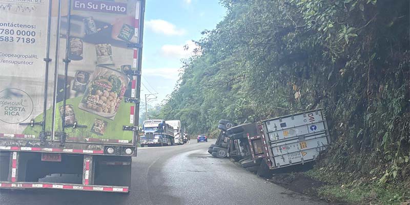 Noticias: Periodista Manuel Flores