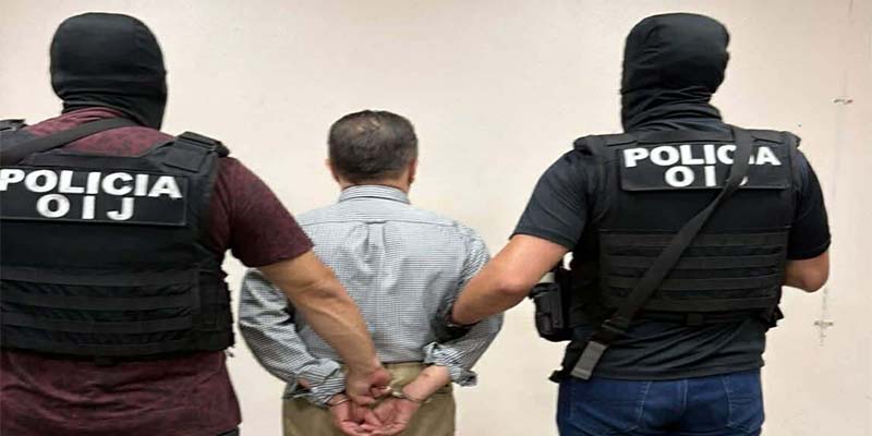 Noticias: Periodista Manuel Flores