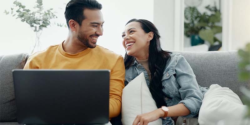 Negocios: Periodista Manuel Flores