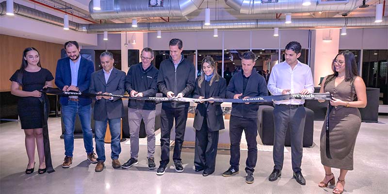 Negocios: Periodista Manuel Flores