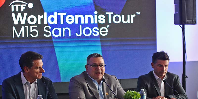 Deportes: Periodista Manuel Flores