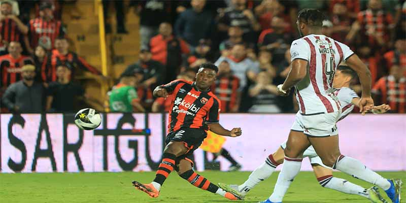 Deportes: Periodista Manuel Flores