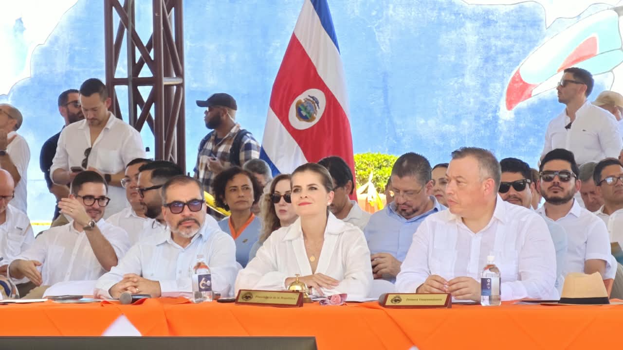 Nacionales: Periodista Manuel Flores