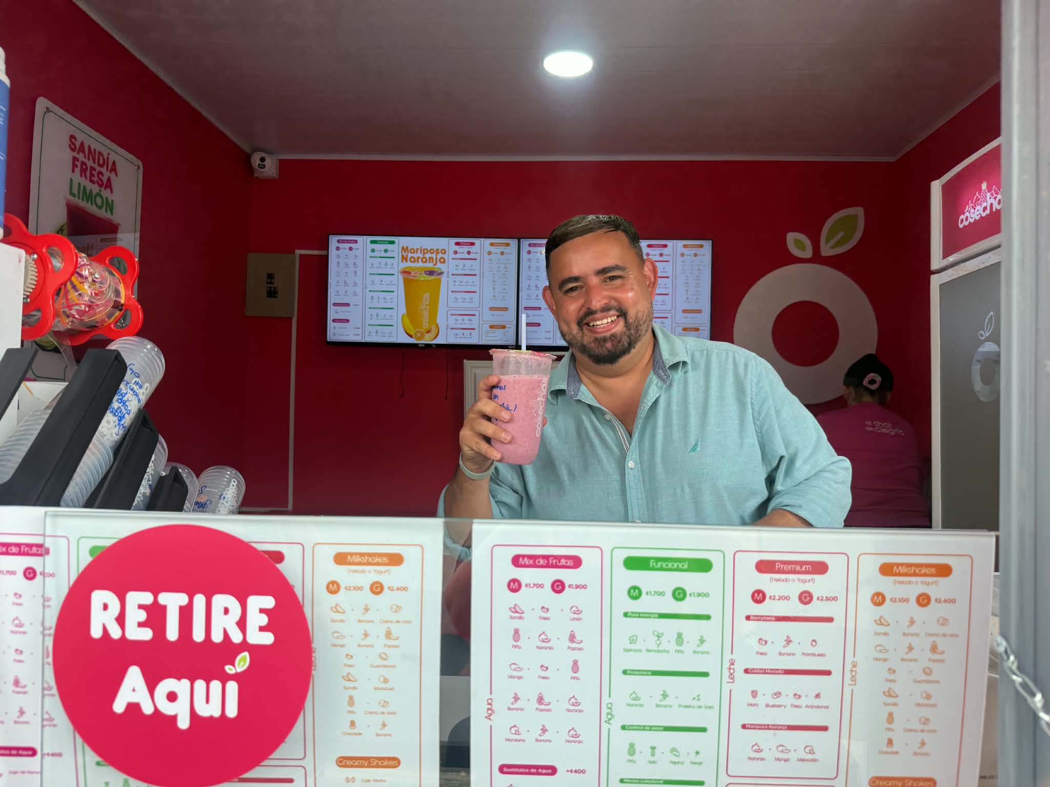 Negocios: Periodista Manuel Flores