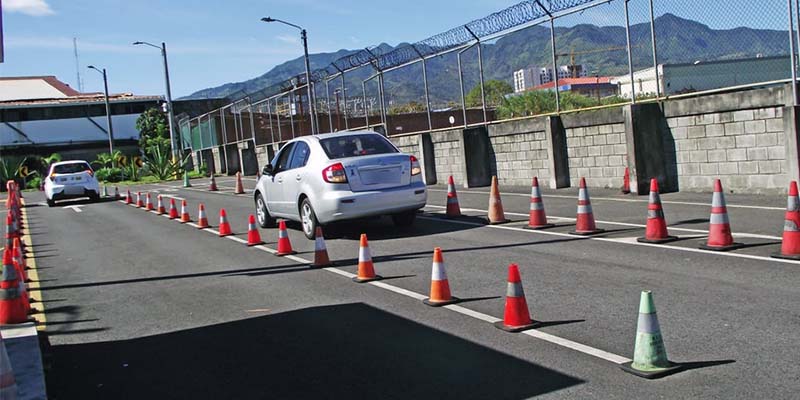 Noticias: Periodista Manuel Flores